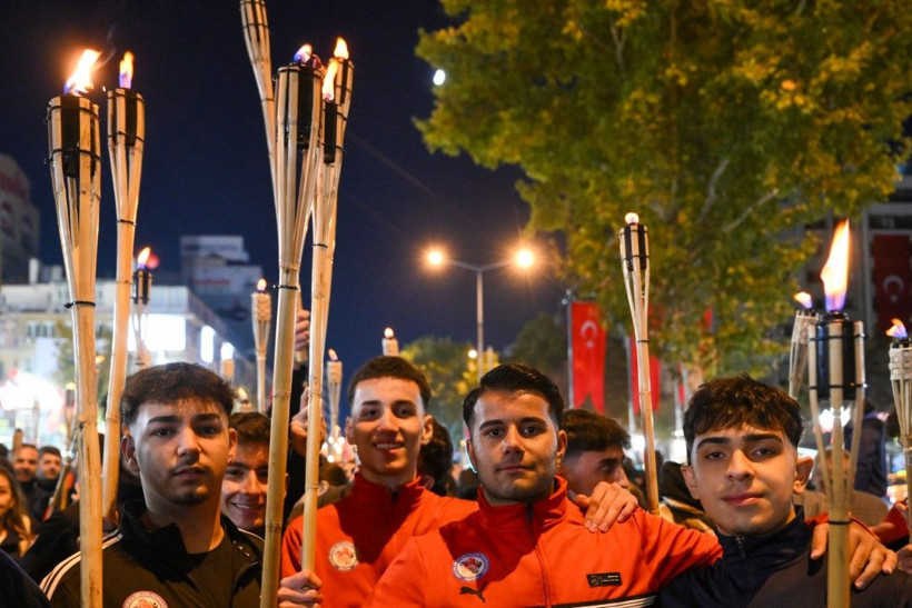 Ankara'da coşkulu 29 Ekim kutlaması: Fener alayı düzenlendi - Resim: 23