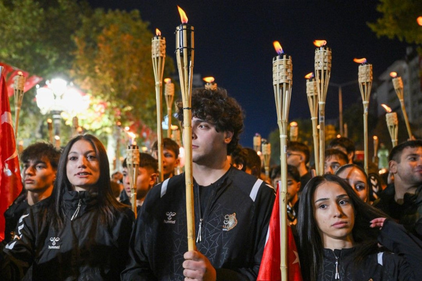 Ankara'da coşkulu 29 Ekim kutlaması: Fener alayı düzenlendi - Resim: 24