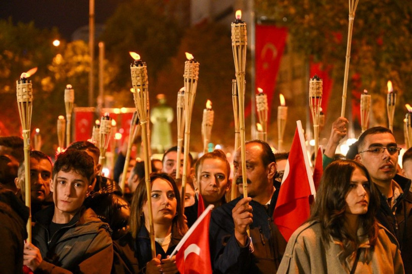 Ankara'da coşkulu 29 Ekim kutlaması: Fener alayı düzenlendi - Resim: 26
