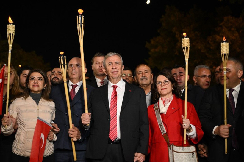 Ankara'da coşkulu 29 Ekim kutlaması: Fener alayı düzenlendi - Resim: 28