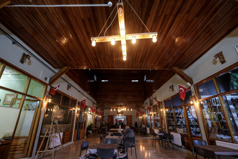 Bursa'nın 600 yıllık hanı geleneksel sanatçılara atölye oldu - Resim : 1