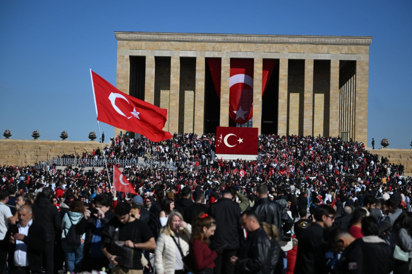 Millet Ata'sına koştu - Resim: 3