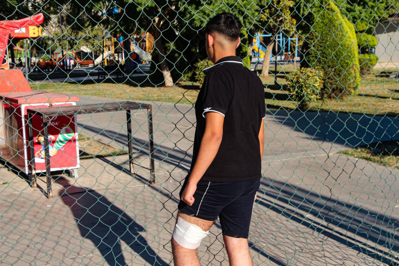 “Tanımıyoruz” dediler, saldırıya uğradılar! 3 öğrenci bıçaklandı - Resim : 1