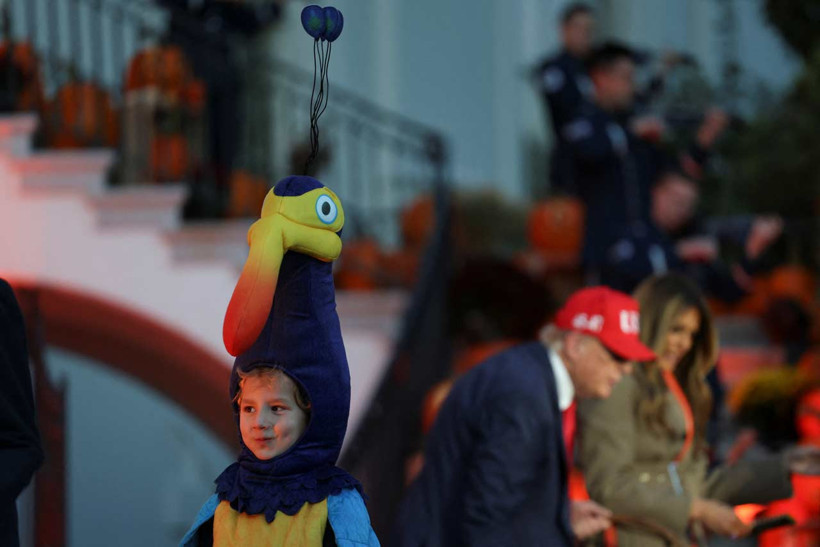 Trump'lar cadılar bayramını kutladı - Resim : 2