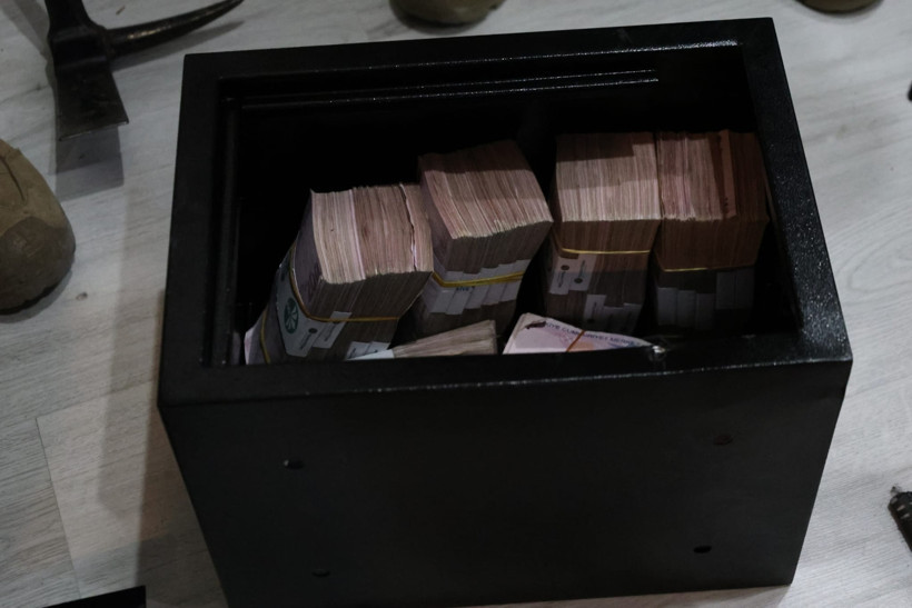 'Loca satıyoruz' diyen 5 dolandırıcı tutuklandı - Resim : 1