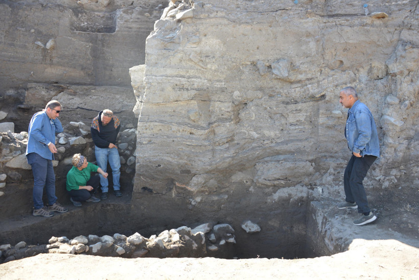 Değirmenler Höyük'te Karaz Kültürüne ait hayvansal besin üretim mekanı bulundu - Resim : 2