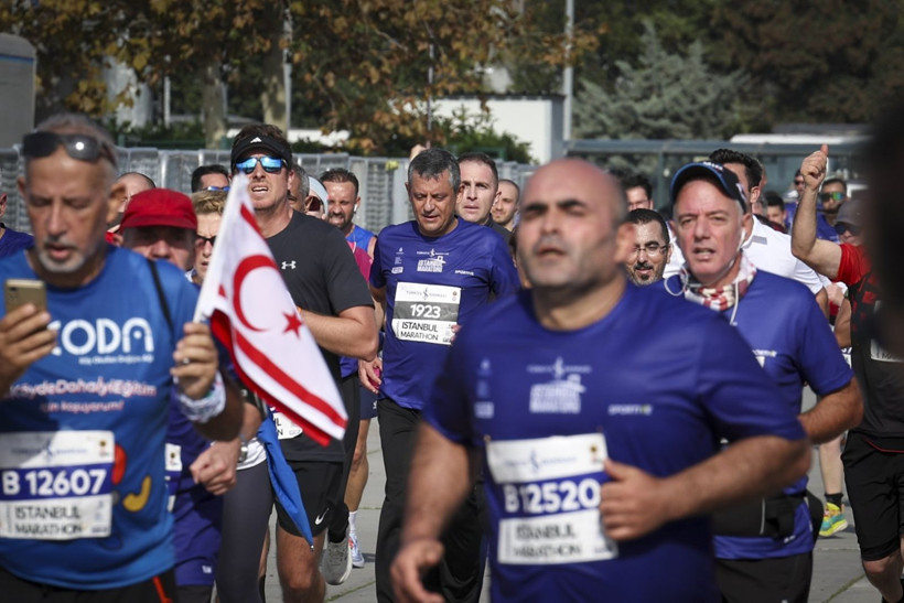 15 kilometre koştu, partililere takıldı - Resim: 8