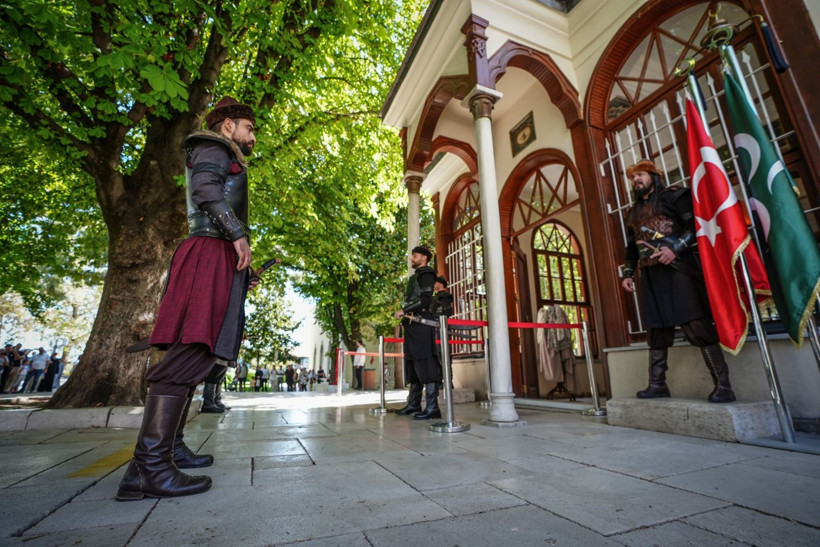 Tarih dizisinden fırlamış gibi: Jandarmalar aralıksız nöbette - Resim: 1