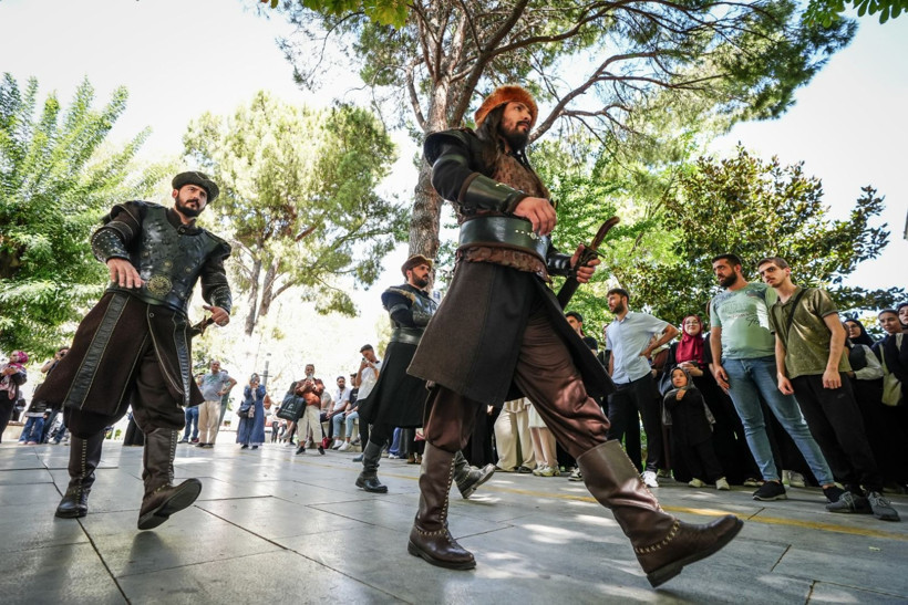 Tarih dizisinden fırlamış gibi: Jandarmalar aralıksız nöbette - Resim: 2
