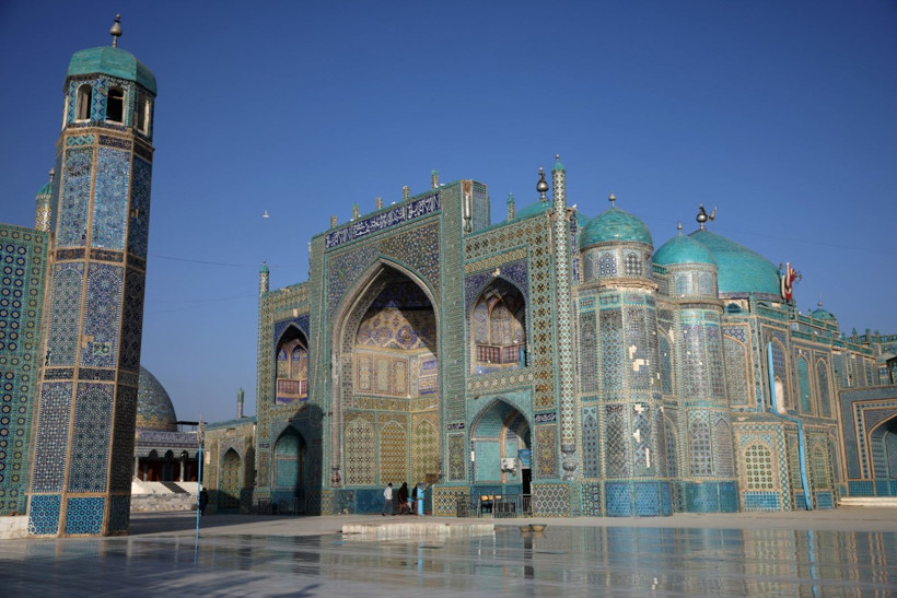 6.3'lük deprem tarihi camiye ağır hasar verdi - Resim: 4