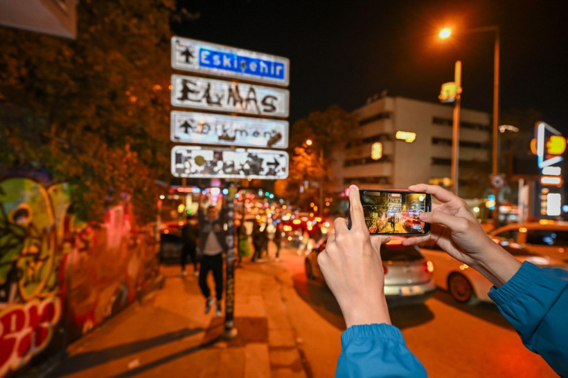 Ankara’da tabela akımı büyüdü: Yenisi asıldı, şimdi barfiks demiri var - Resim: 6