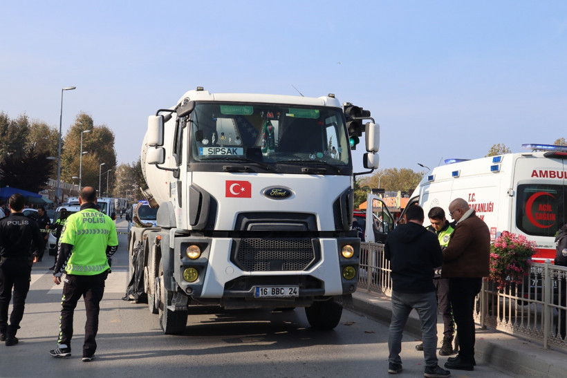 Beton mikserinin altında kalan yaşlı kadın hayatını kaybetti - Resim : 1