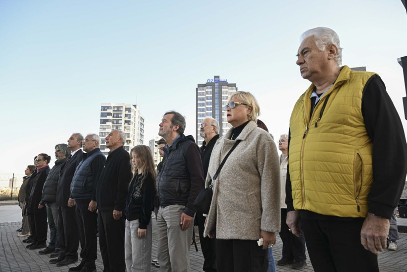 Hayat durdu: Bir millet Atasını andı - Resim: 22