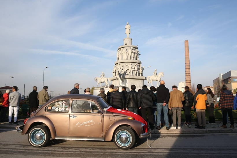 Hayat durdu: Bir millet Atasını andı - Resim: 30