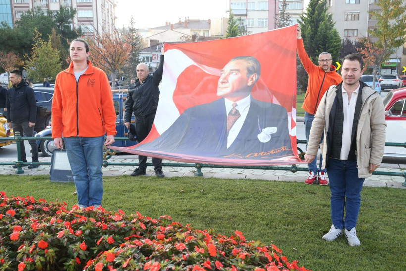 Hayat durdu: Bir millet Atasını andı - Resim: 31