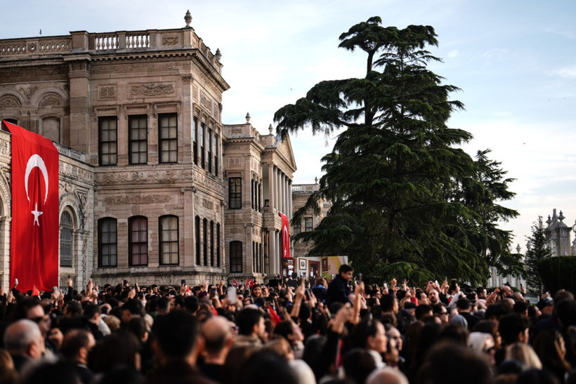 Hayat durdu: Bir millet Atasını andı - Resim: 35