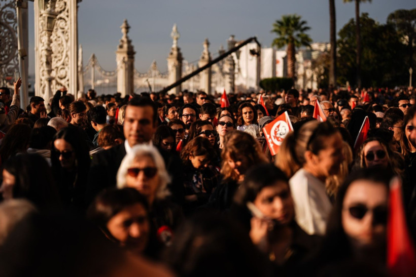 Hayat durdu: Bir millet Atasını andı - Resim: 36