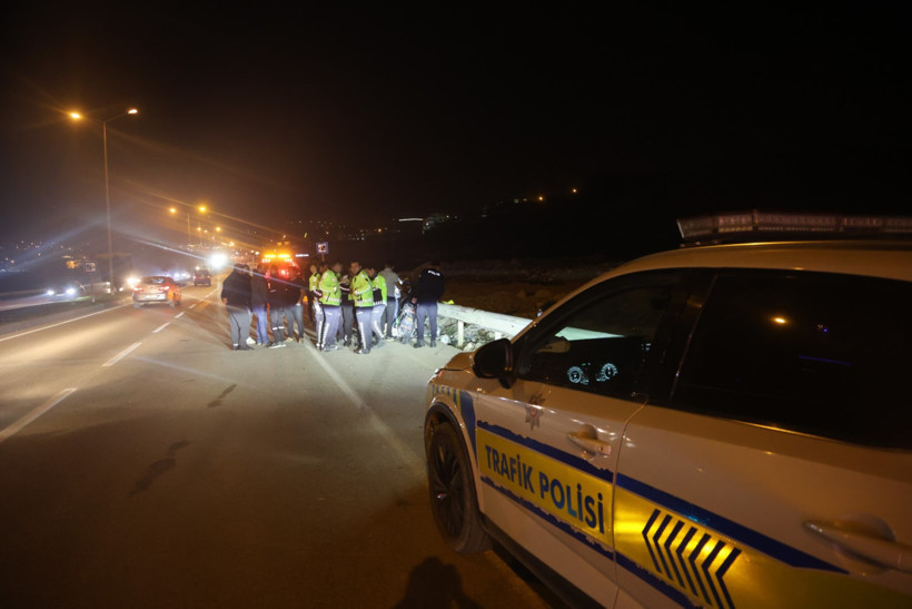 Feci kaza: Genç kız öldü, amcası eşyalarını ağlayarak topladı - Resim : 1