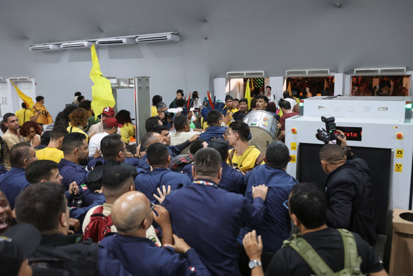 COP30'da gergin anlar: Yerliler güvenlikle çatıştı - Resim : 3