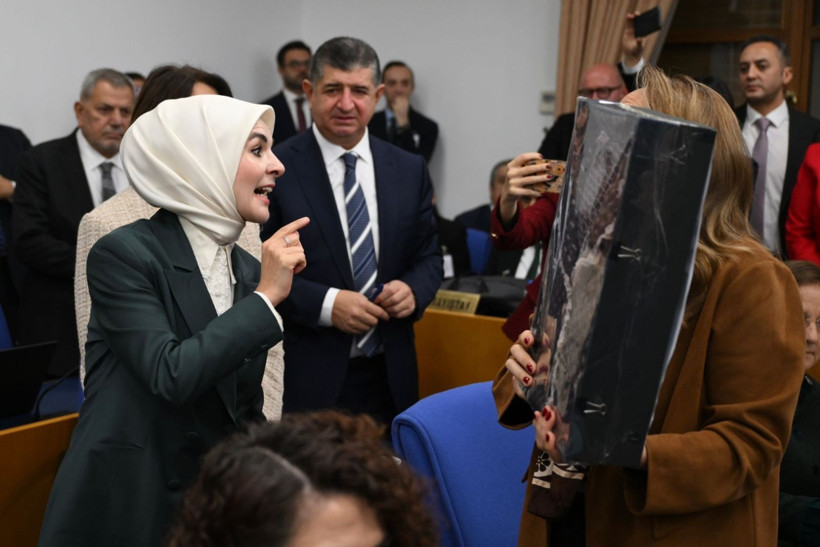 Aile Bakanı'na Meclis'te hırkalı protesto - Resim: 7