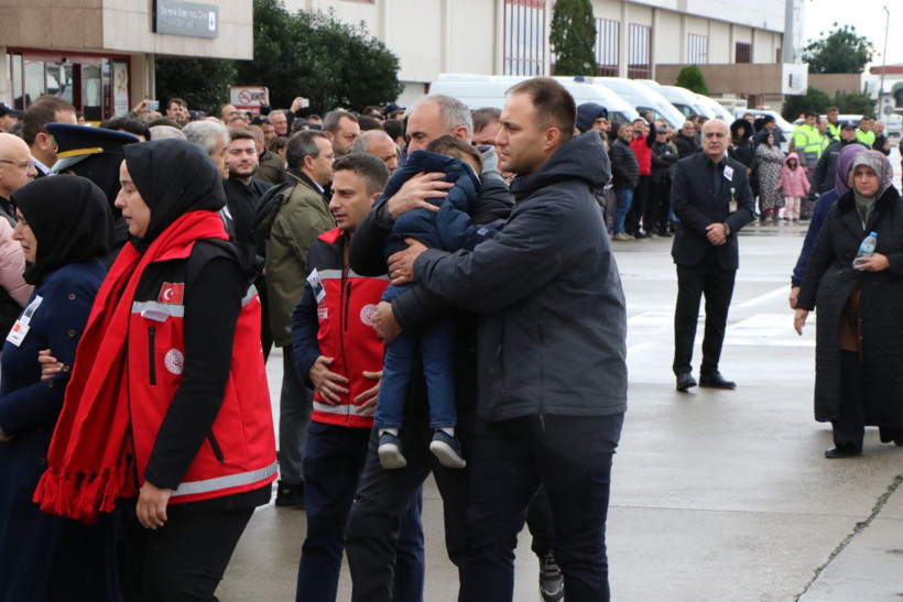 Türkiye’nin 20 evladı için gözyaşı sel oldu - Resim : 3
