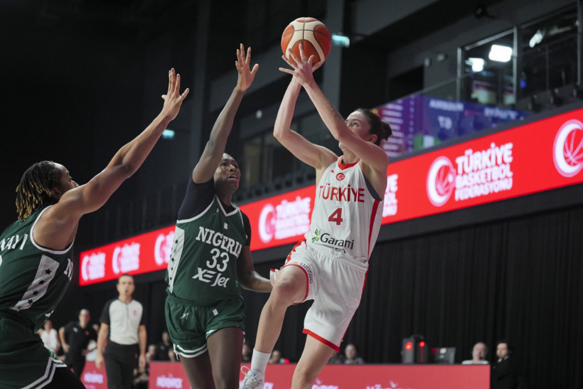 Potanın Perileri, Nijerya'yı devirdi - Resim : 1