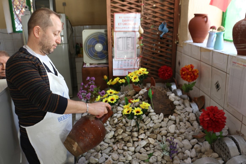 Pide salonundaki isimsiz mezar şaşırtıyor - Resim : 4