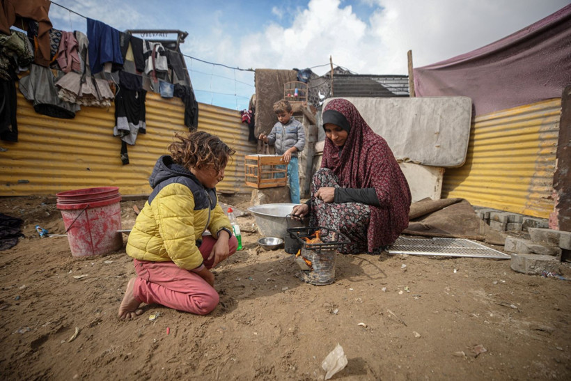 On binlerce kişi yağmur altında kalan çadırlarda kışı bekliyor - Resim: 2