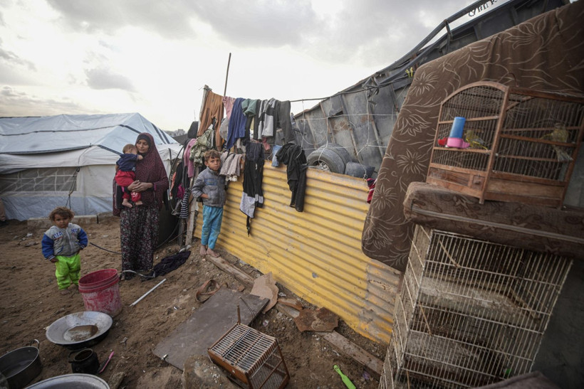 On binlerce kişi yağmur altında kalan çadırlarda kışı bekliyor - Resim: 4