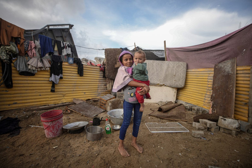 On binlerce kişi yağmur altında kalan çadırlarda kışı bekliyor - Resim: 8