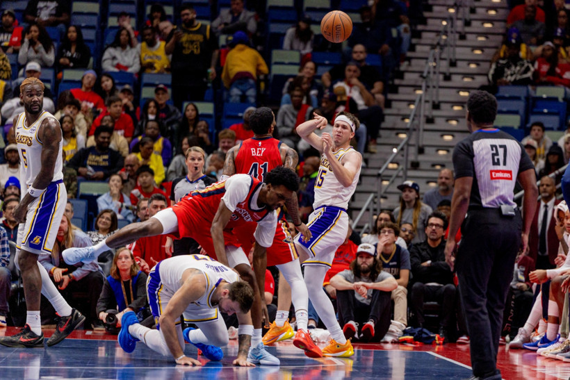 Reaves parladı, Lakers NBA Kupası’nda 2'de 2 yaptı - Resim : 2