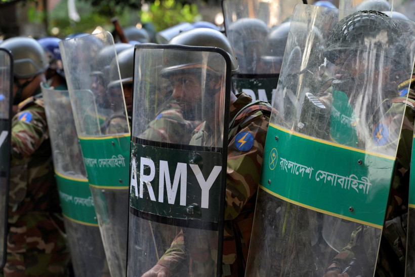 Eski başbakana idam kararı sokakları karıştırdı - Resim: 7