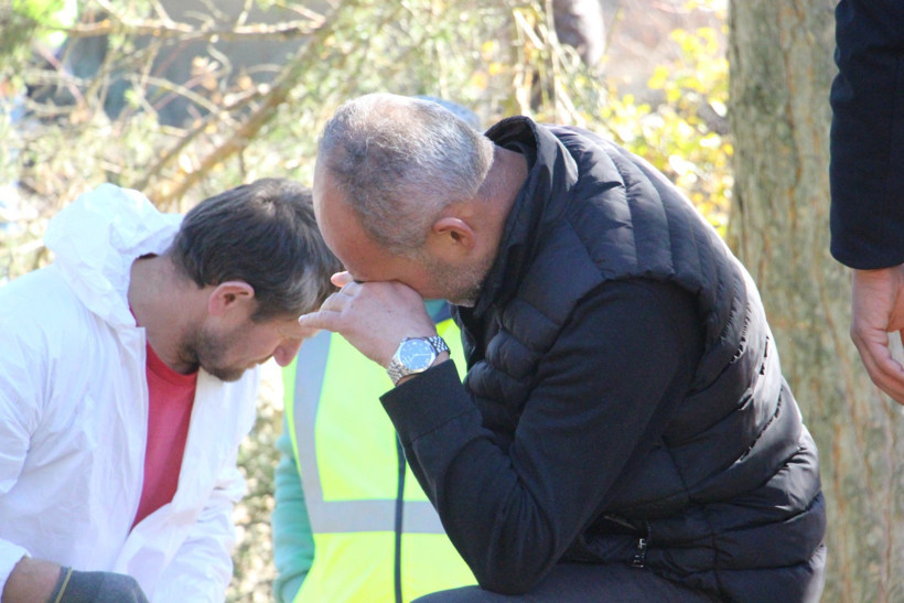 Su altında kalacak mezarlıktaki kabirler taşınıyor - Resim : 2