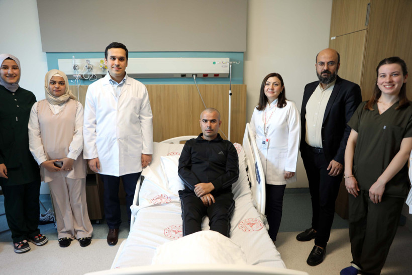 Doktorla konuşarak beyin ameliyatı oldu: Tümör böyle çıkarıldı - Resim : 1