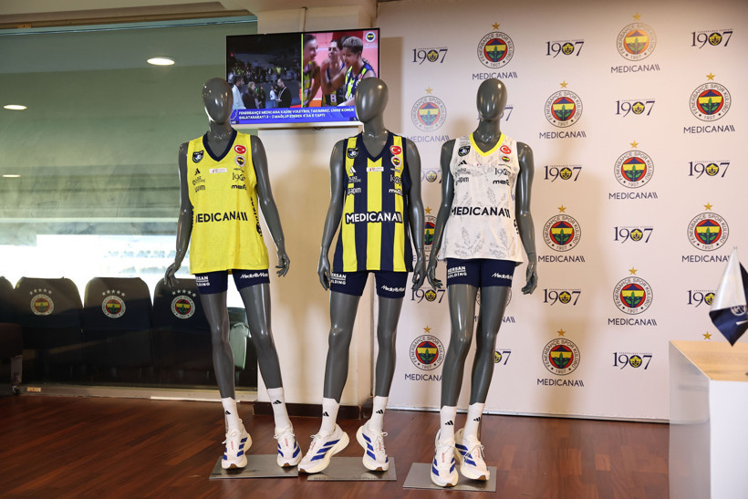 1907 Fenerbahçe Derneği, kadın voleybol takımına sponsor oldu - Resim : 1