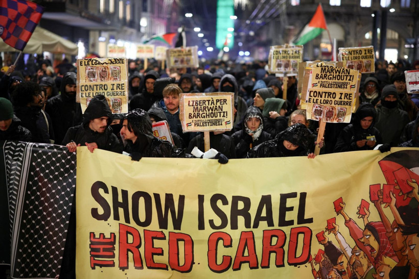 İsrail maçı öncesi ortalık savaş alanına döndü - Resim: 1