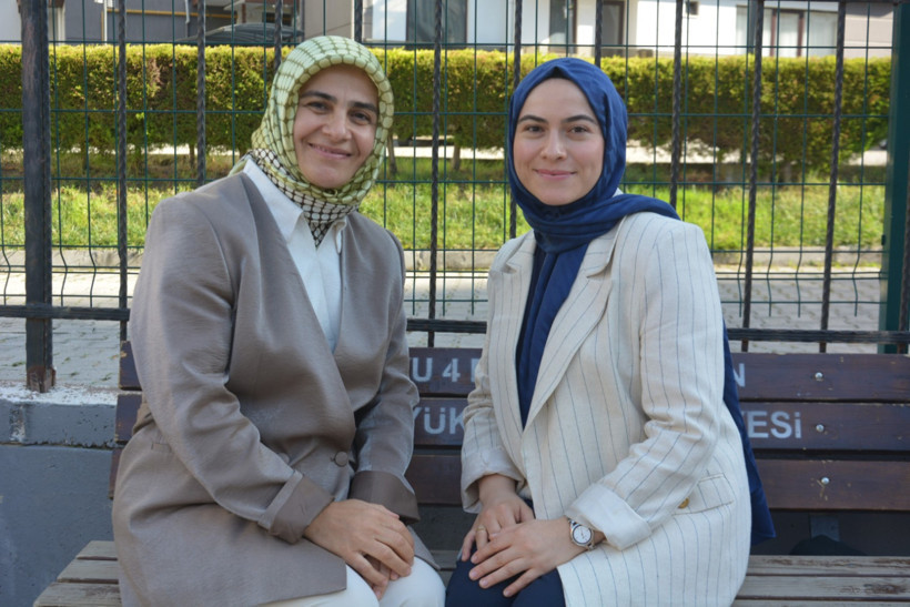 Yıllar önce yetiştirdiği öğrencisiyle artık birlikte öğretmenlik yapıyor - Resim : 1