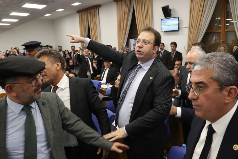 Meclis karıştı: Sen Mücahit misin, müteahhit misin? - Resim : 1