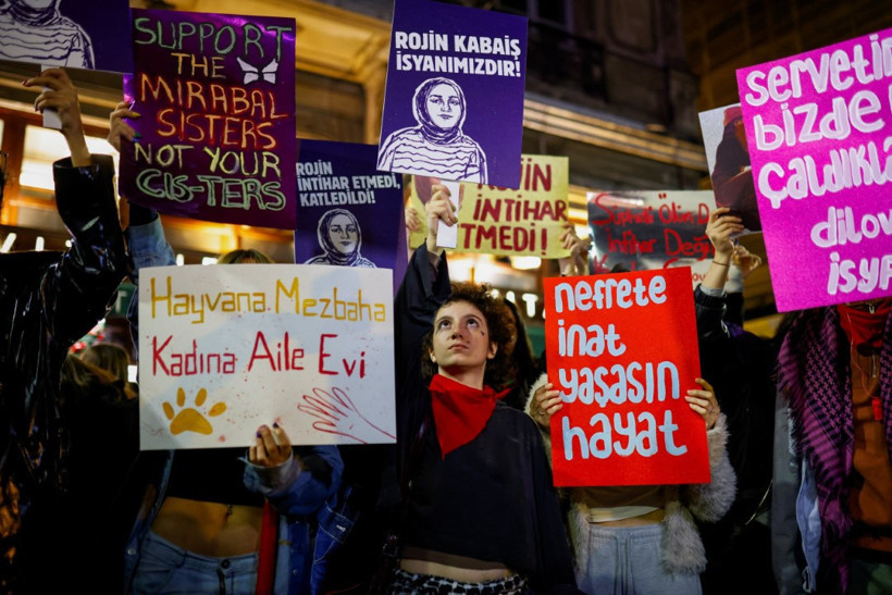 İstiklal Caddesi'nde bir araya gelen kadınlara polis ablukası: 14 gözaltı - Resim : 7