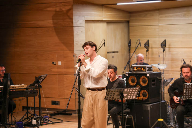 Yeşil sahalardan sahnelere transfer oldu - Resim : 3