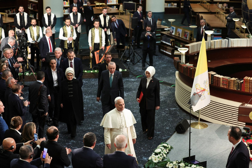 Dünyanın gözü Türkiye'de: Papa geldi - Resim : 9