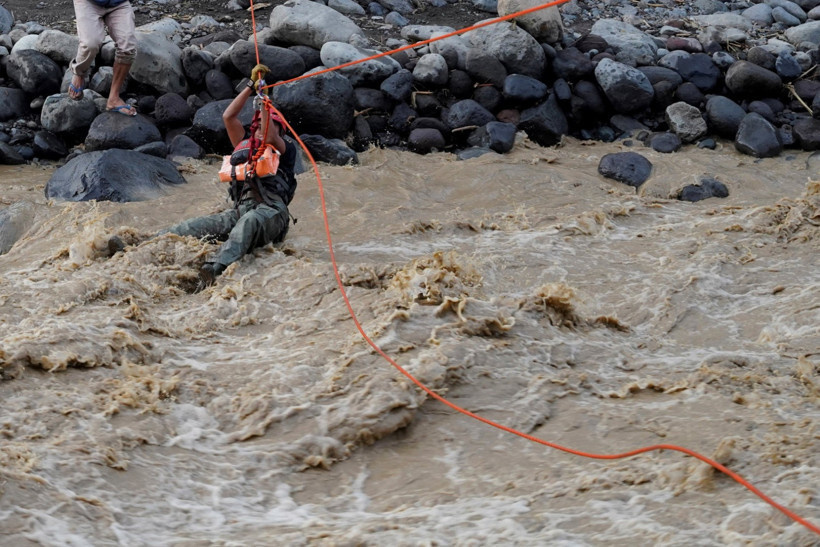 Facia büyüyor: Ölü sayısı 303'e çıktı - Resim : 2