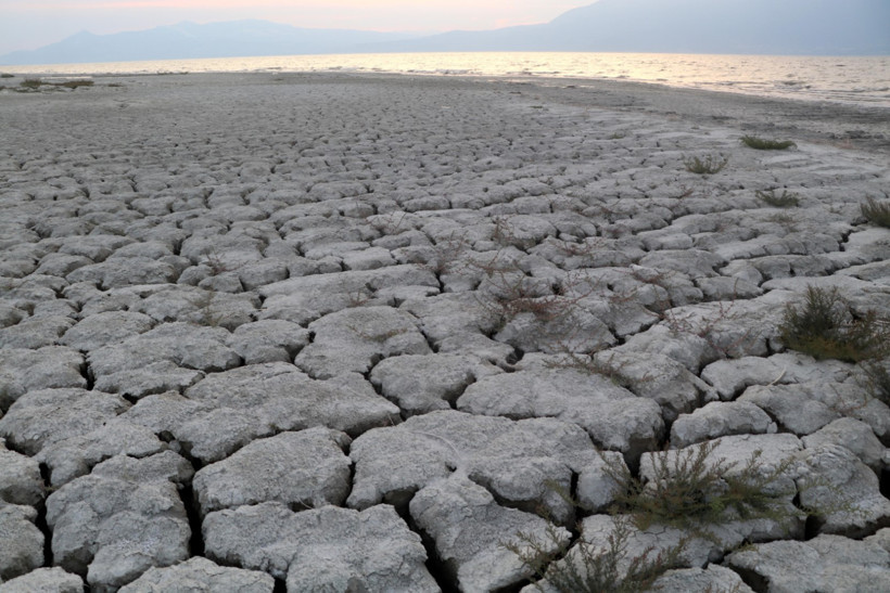 Burdur Gölü 55 yılda 21 metre kayboldu - Resim : 2