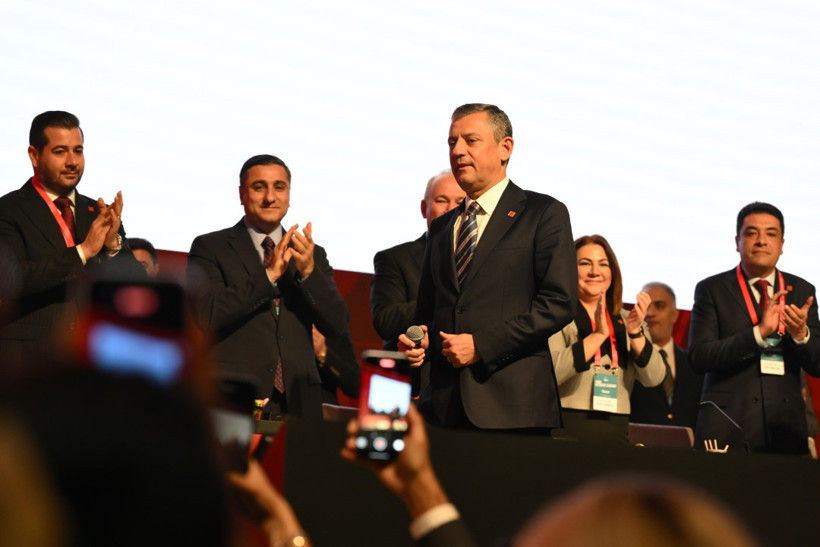 Özgür Özel, 4'üncü kez CHP Genel Başkanı seçildi - Resim : 4