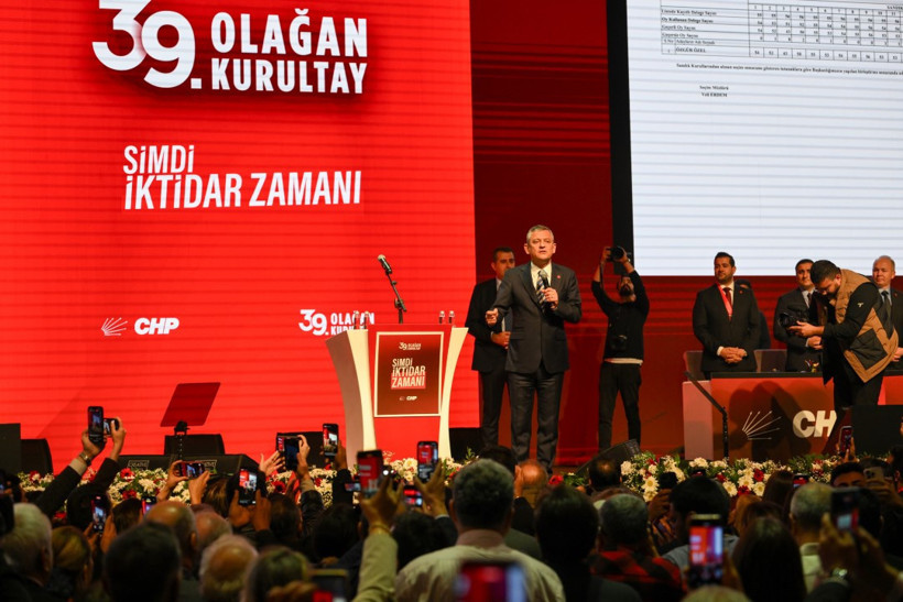 Özgür Özel, 4'üncü kez CHP Genel Başkanı seçildi - Resim : 9