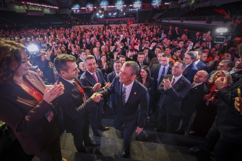 Özgür Özel, 4'üncü kez CHP Genel Başkanı seçildi - Resim : 3