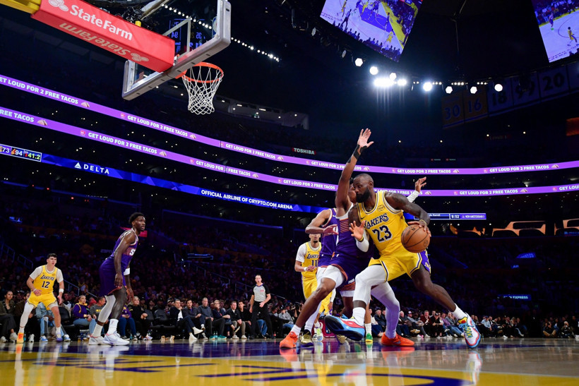 Phoenix Suns, Lakers'ın serisini bitirdi: 108-125 - Resim : 1