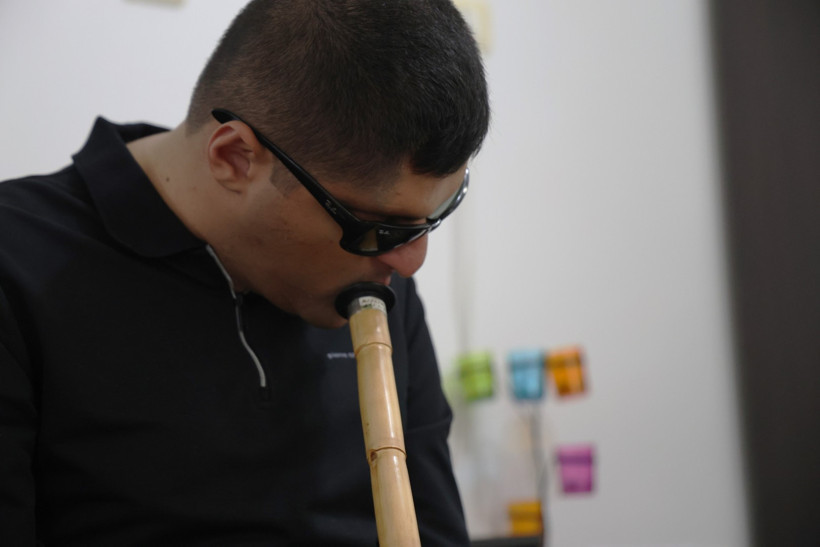 Engeline rağmen konservatuvarı dereceyle bitirdi, dört enstrümanda ustalaştı - Resim : 1