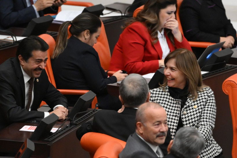 Dili sürçtü, Meclis'ten kahkahalar yükseldi - Resim: 3