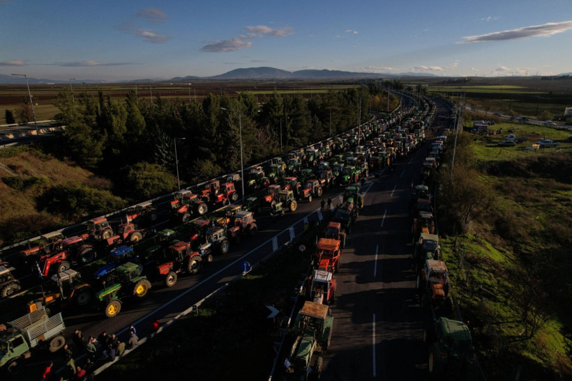 Komşuda kriz büyüyor: Çiftçiler yolları kapattı - Resim: 6